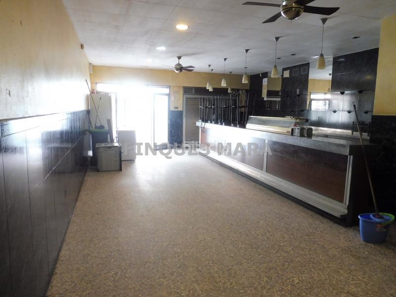 Foto d4774df0-da3a-4eb8-b7da-318173aba45d. Local comercial local con muchas posibilidades! en Sant Boi de Llobregat