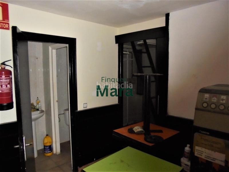 Foto 828d81bc-cd57-4b5f-9154-49a6b0a79ab8. Alquiler local comercial  en buena zona!!! en Sant Boi de Llobregat