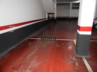 Aparcament cotxe a Vinyets-Molí Vell. Plaza de parking en buena zona!!