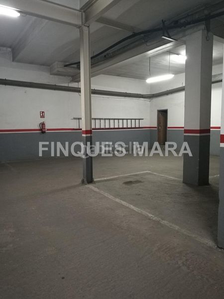 Foto 8f9a2928-2552-4063-b1fa-0e88fce67ef7. Aparcament cotxe a Vinyets-Molí Vell Sant Boi de Llobregat
