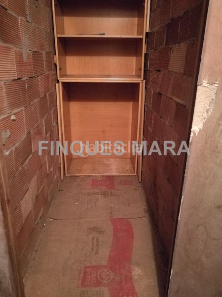 Foto fe4a5e99-4535-4385-9055-dbb94863c352. Aparcament cotxe a Vinyets-Molí Vell Sant Boi de Llobregat
