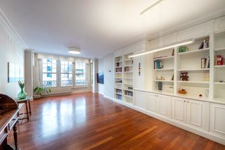 Etagenwohnung in Albia. Vivienda  en el ensanche  de 4 dormitorios y 2 baños