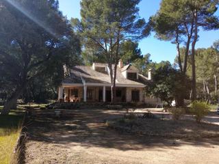 Chalet in Pedanías - Extrarradio. Chalet pinares del jucar