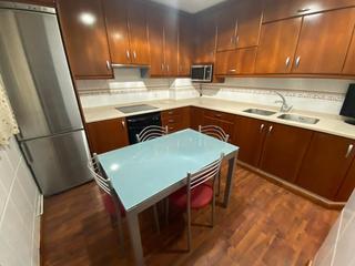 Miete Etagenwohnung  Calle toledo. Vivienda con garaje zona paseo de la cuba
