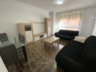 Lloguer Pis  Calle guzmán el bueno. Vivienda amueblada con garaje zona centro