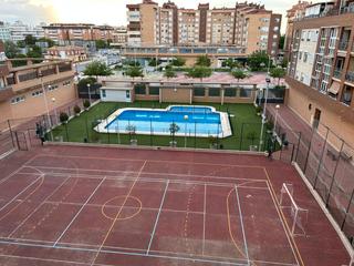 Piso  Calle bruselas. Apartamento residencial privado con zonas ajardinadas y piscina