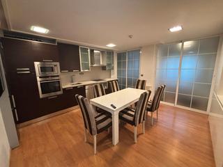 Location Appartement  Calle teodoro camino. Vivienda en pleno centro con plaza de garaje