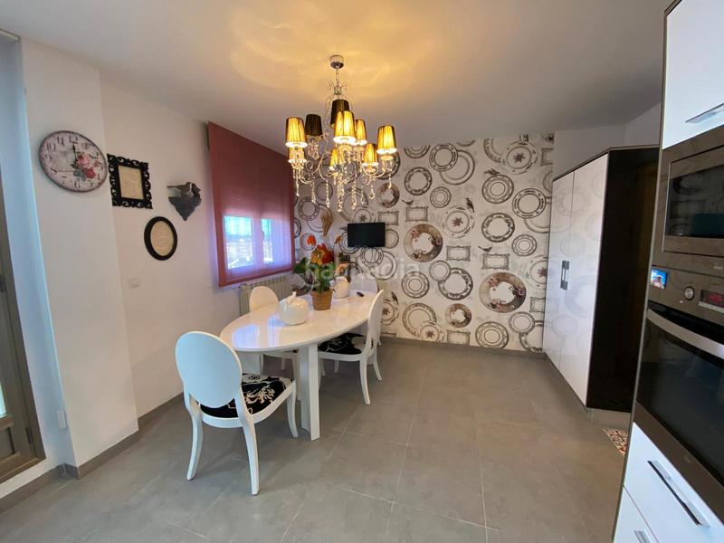 Foto c414081e-000b-4c6a-9aef-bfbdb0728e34. Lloguer àtic amb calefacció aparcament piscina a Albacete