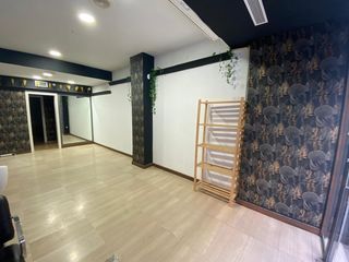 Lloguer Local Comercial  Calle teodoro camino. Local a pie de calle, zona centro