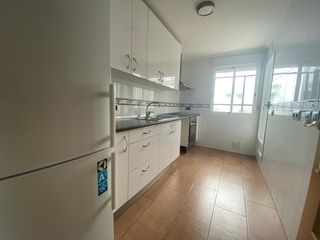 Affitto Appartamento in Carretas - Pajarita. Vivienda sin muebles zona avenida españa