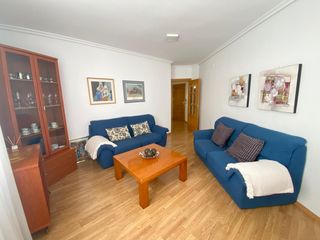 Affitto Piccolo appartamento in Centro. Apartamento zona centro con plaza de garaje