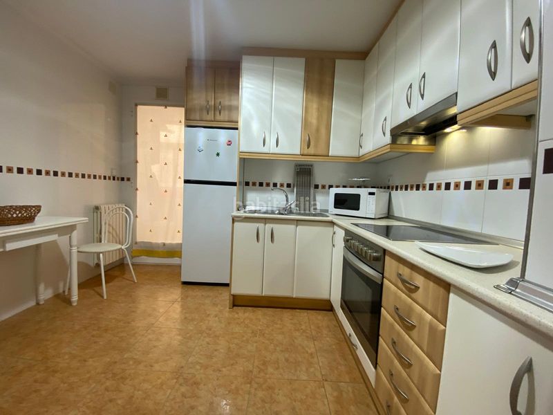 Foto a6db6df7-8090-4175-bcf2-9b3d2ca7e273. Apartament amb calefacció aparcament a Centro Albacete