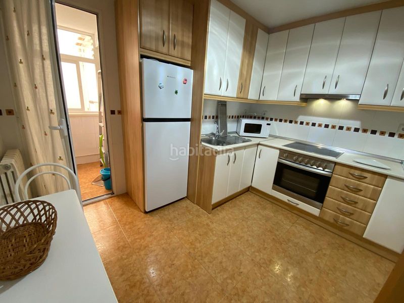 Foto c5808e78-81a7-4323-a399-b4bbd32795e8. Apartament amb calefacció aparcament a Centro Albacete