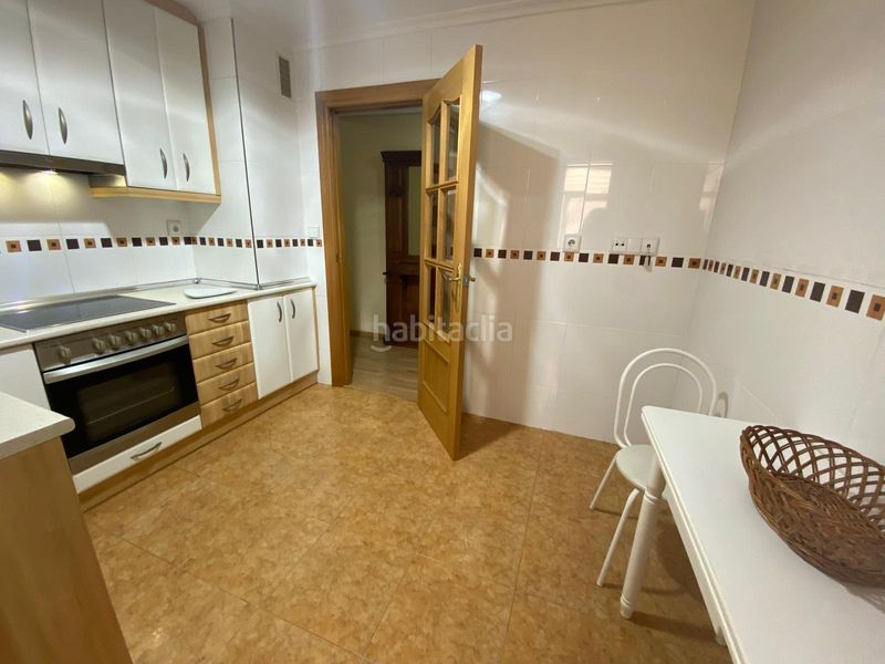 Foto da6b22f8-953b-418d-8698-71ae409be41b. Apartament amb calefacció aparcament a Centro Albacete