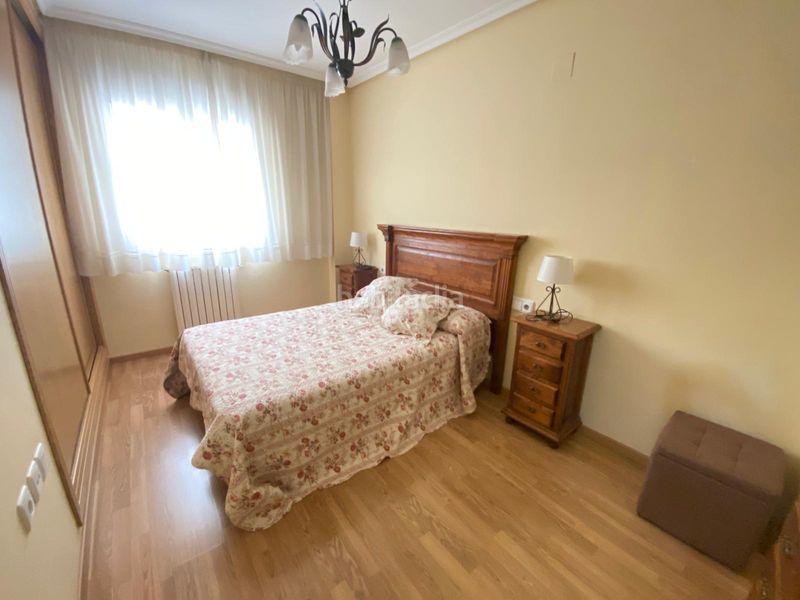 Foto e84988c7-8e95-4def-aab5-5c304e7bfd30. Apartament amb calefacció aparcament a Centro Albacete
