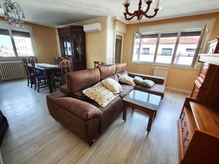 Rent Flat  Calle nuestra señora de la victoria. Ideal estudiantes. vivienda con gastos de comunidad, agua y  cal