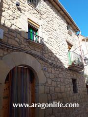 Casa  Calle umbra. Casa impecable, para entrar a vivir, en un entorno rural