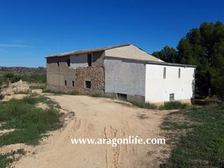 Finca rústica a Fabara. Finca completa para vivir y tener un negocio