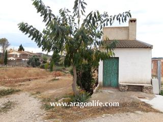 Masia en Calle bermdez de castro 2. Casa de 30m2 + terreno de regado de 1.505m2. maella. 26.000