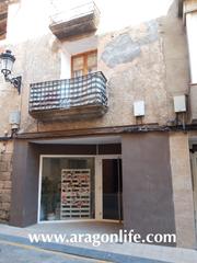Casa a Calle pons cirac 10. Para inversores. casa de 412m2 en maella. 68.000€