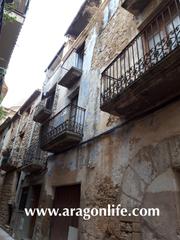 Casa a Carrer d'en perera 9. Casa de 575m2 en batea