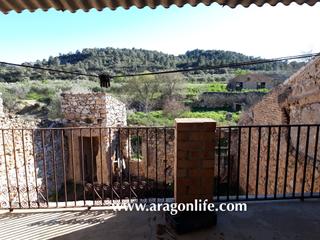 Masia a Carrer del pilonet 29. Casa de 220m2 + 80m2 patio interior. pinell de brai. 65.000€