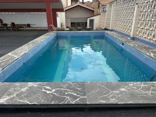 Dplex en Avenida joaqun costa 20. Piso de 208m2+ piscina de 45m2 + 60m2 porches + 244m2 tienda. ca