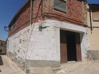 Casa en Calle cementerio 3. Casa de 178m2. mazale�n. 22.000�