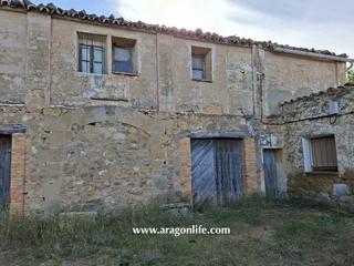 Edifici  N/a. 3 edificios de total  1.463m2  + terreno urbano de 4.070m2. casp