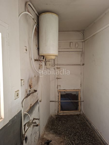 Foto 3bfb8a82-6b17-448d-a869-2283ff3c80ba. Local comercial a avenida caspe 9 a Maella