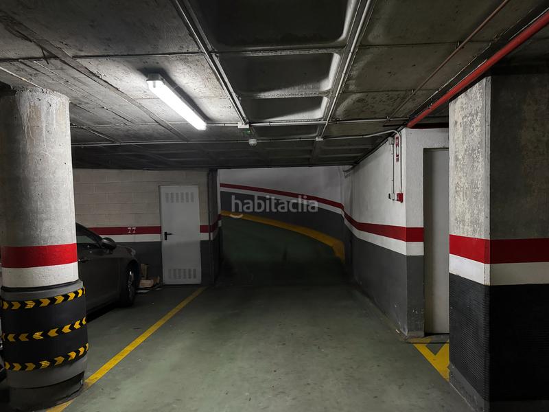 Foto f4c3aa85-f7da-42b2-ae98-00884b5df62e. Parking voiture dans Campus Sur - Santa Marta Santiago de Compostela