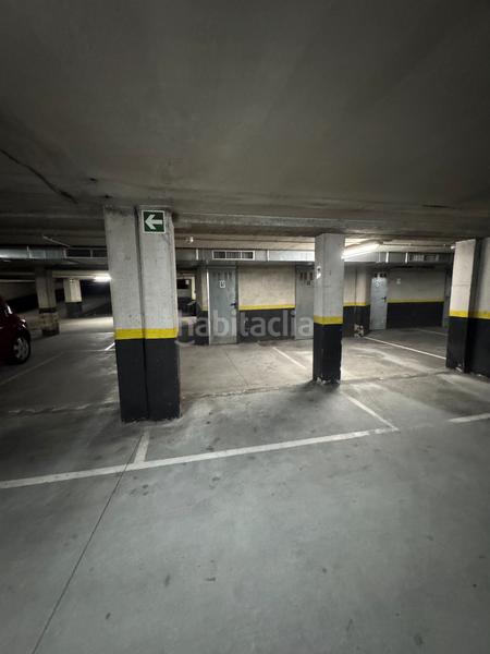 Foto b786e51d-8bf9-4b08-82a2-23aa0b564400. Parking coche en avenida rosalía de castro 22 plaza de garaje con trastero en Ames