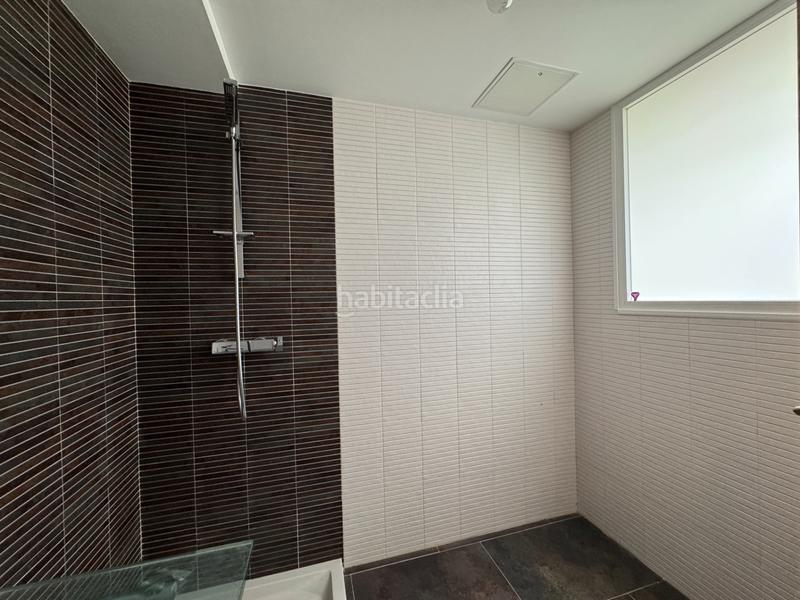 Foto f52a7254-f4fe-40e7-abf2-b989c9f18e1a. Semi detached house in Ciudad Vieja Coruña (A)