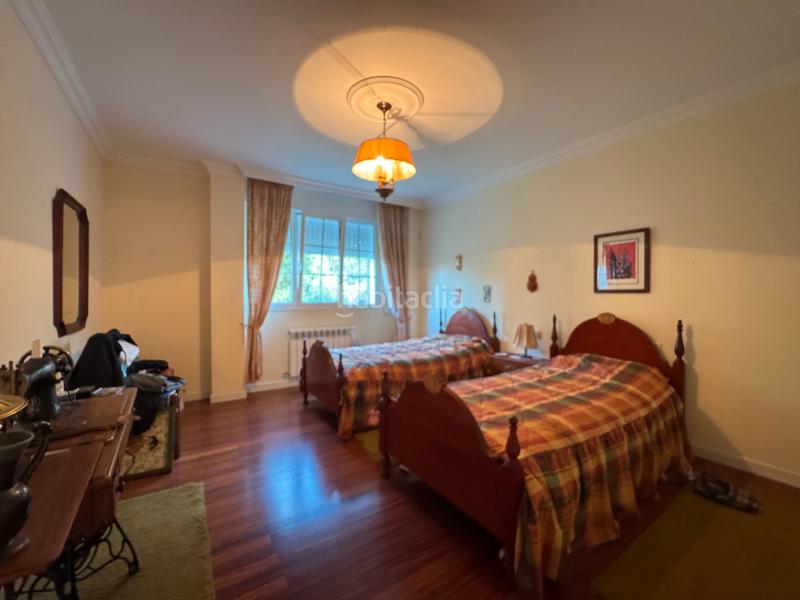 Foto 5dad6ccd-3bd0-471b-8878-cbbfbfc7be39. Chalet mit heizung parking in Parroquias de Santiago Santiago de Compostela