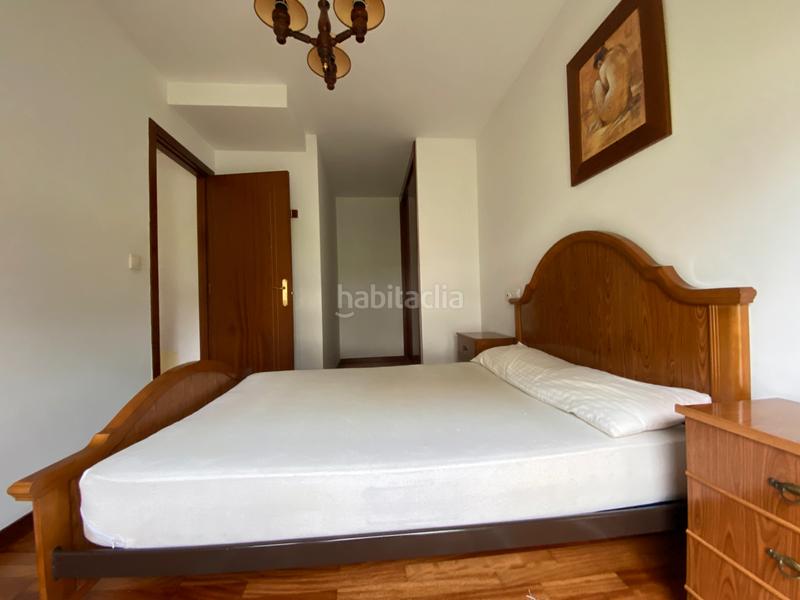 Foto fe6ac4ee-0d04-49dd-af01-06becc608e16. Alquiler piso zona tranquila proxima a santiago en Teo