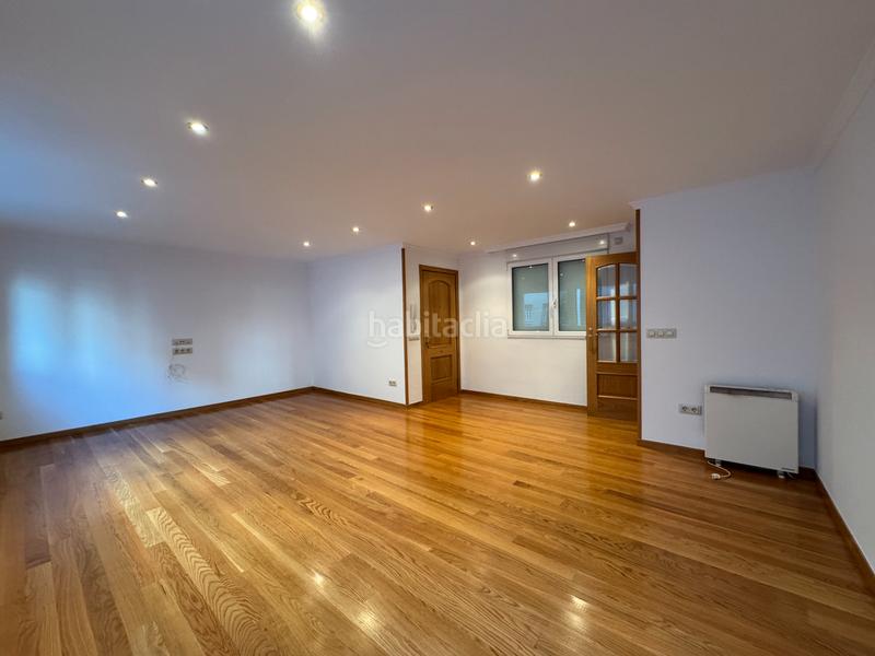 Foto fb7a488b-97d0-4dd5-869a-98ba54678510. Affitto appartamento con riscaldamento parcheggio in Santiago de Compostela
