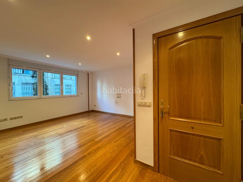 Foto 170afae5-dd3f-4731-adfa-00148b53de53. Lloguer pis amb calefacció aparcament a Ensanche - Sar Santiago de Compostela