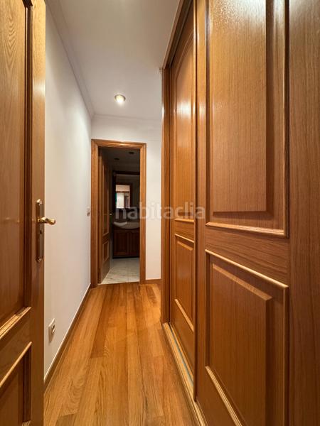 Foto b17543bf-5881-4274-870e-cbce7c892a60. Lloguer pis amb calefacció aparcament a Ensanche - Sar Santiago de Compostela