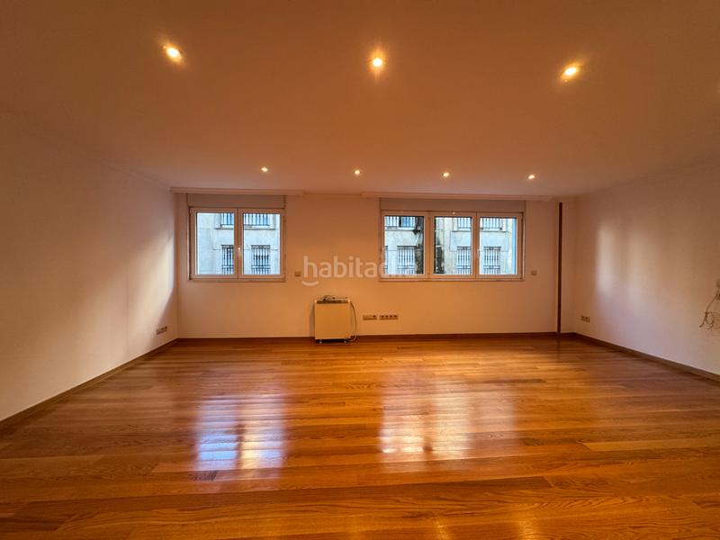 Foto 7665ca78-5c61-4e61-80ce-94cfef2c0269. Miete etagenwohnung mit heizung parking in Ensanche - Sar Santiago de Compostela