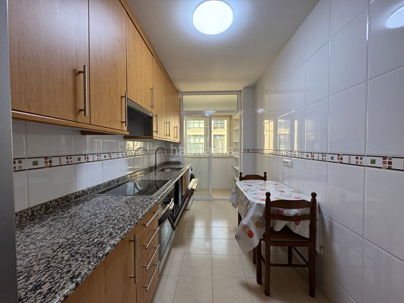 Foto 9c3d0b0a-6e4d-4094-b248-930e52d7a52d. Rent flat with heating parking in O Milladoiro Ames
