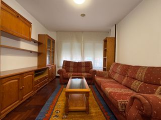 Rent Flat  Travesía de cacheiras. Piso muy comodo y luminoso