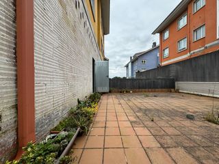 Flat  Travesía da ramallosa. Terraza grande y jardin