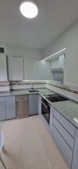 Rent Flat  Rúa alfonso senra. ?? piso reformado y amueblado de 3 habitaciones