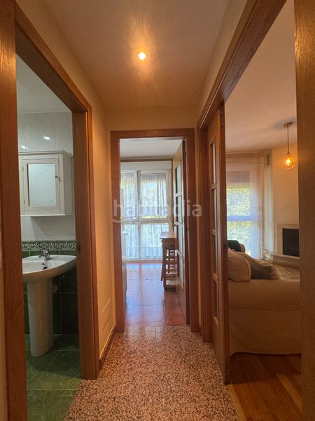 Foto cc933ead-19aa-49c9-9bf9-374ca0d9af06. Alquiler casa adosada chalet adosado a pocos minutos de santiago en Teo
