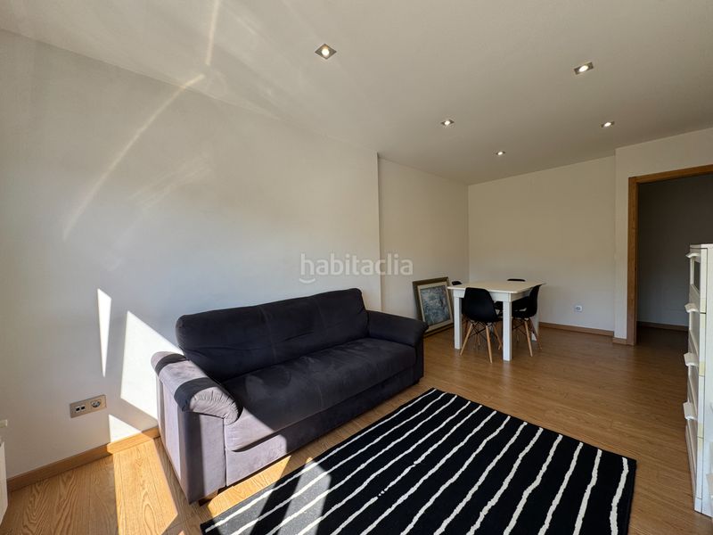 Foto 3464598f-ab73-4856-a96d-28ce79bcfe99. Location appartement avec chauffage parking dans Teo