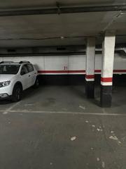 Miete Autoparkplatz  Passeig maragall 239. Plaza de parking coche grande en maragall
