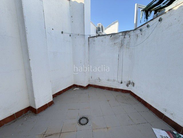 Foto 42b8d915-370a-474a-a620-58df27fd69c1. Casa adossada amb aparcament a Carretera de Sevilla - Los Montitos Badajoz