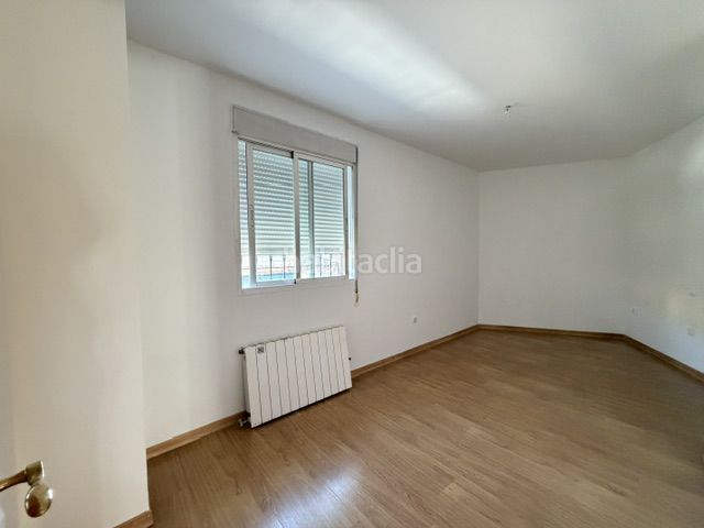 Foto 74f66c60-6e35-4322-a867-808d61468c8a. Casa adossada amb aparcament a Carretera de Sevilla - Los Montitos Badajoz