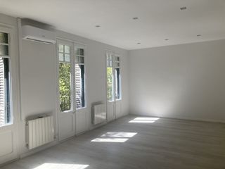 Rent Flat  Carrer de muntaner. Fantástico piso recién reformado y céntrico en finca regia