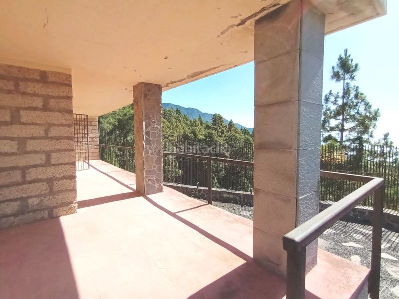 Foto 4c6a92e4-a737-4b7a-8525-89fbede76255. Xalet amb aparcament a Arafo